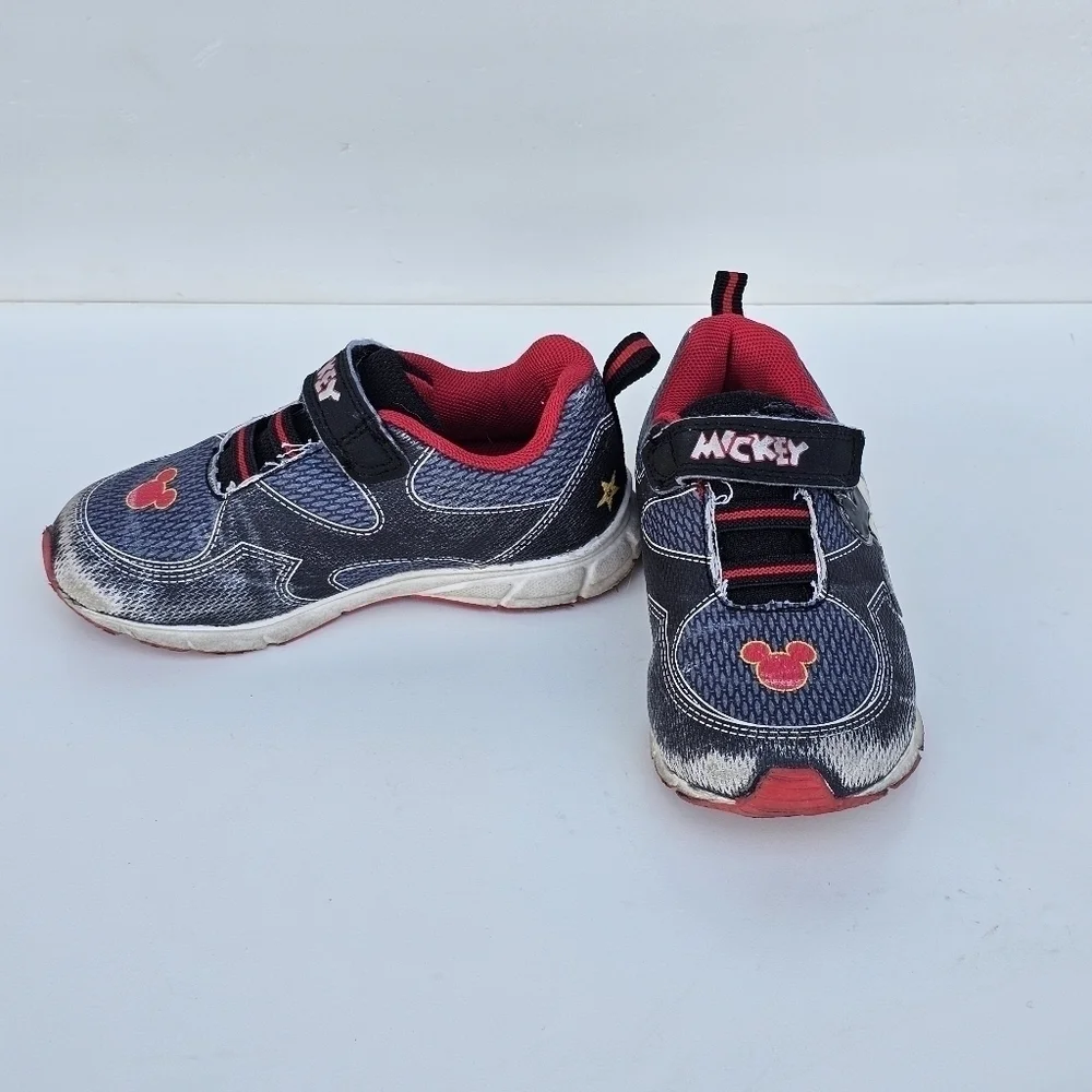 Disney junior mickey mouse Slip on Velcro. sneakers Toddler boys size 8.